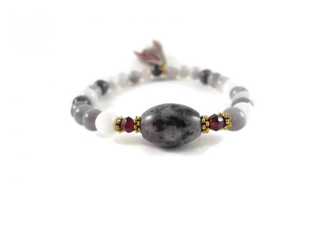 Birthstone Bracelet - January Birthstone - Garnet Bracelet - Black White Bracelet - Labradorite Boho Jewelry - Red Tassel Jewelry - Tassel